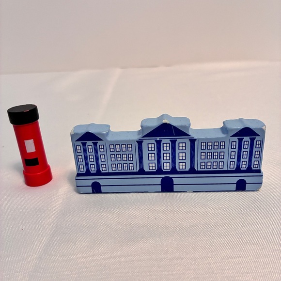 Little London City Wooden 18 Piece Play Set for Kids - Picture 6 of 9